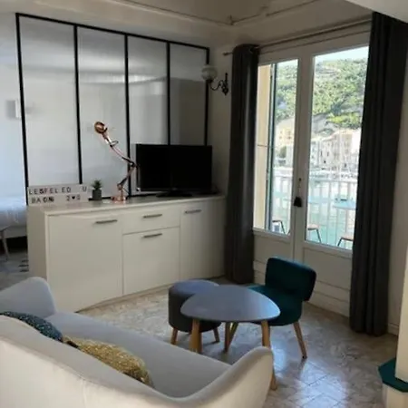 Apartment Duplex Plein Sud Sur Le Port De Bonifacio