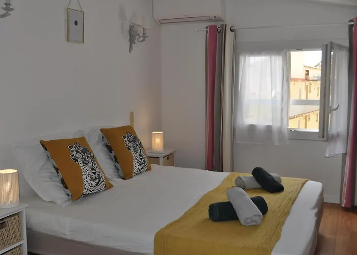 Duplex Plein Sud Sur Le Port De * ボニファシオ